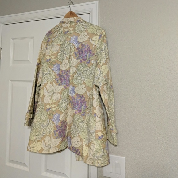 Spring time jacket - Picture 4 of 5